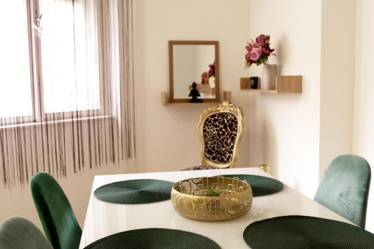 Fand Center Apartman Luxury Szeged Exteriör bild
